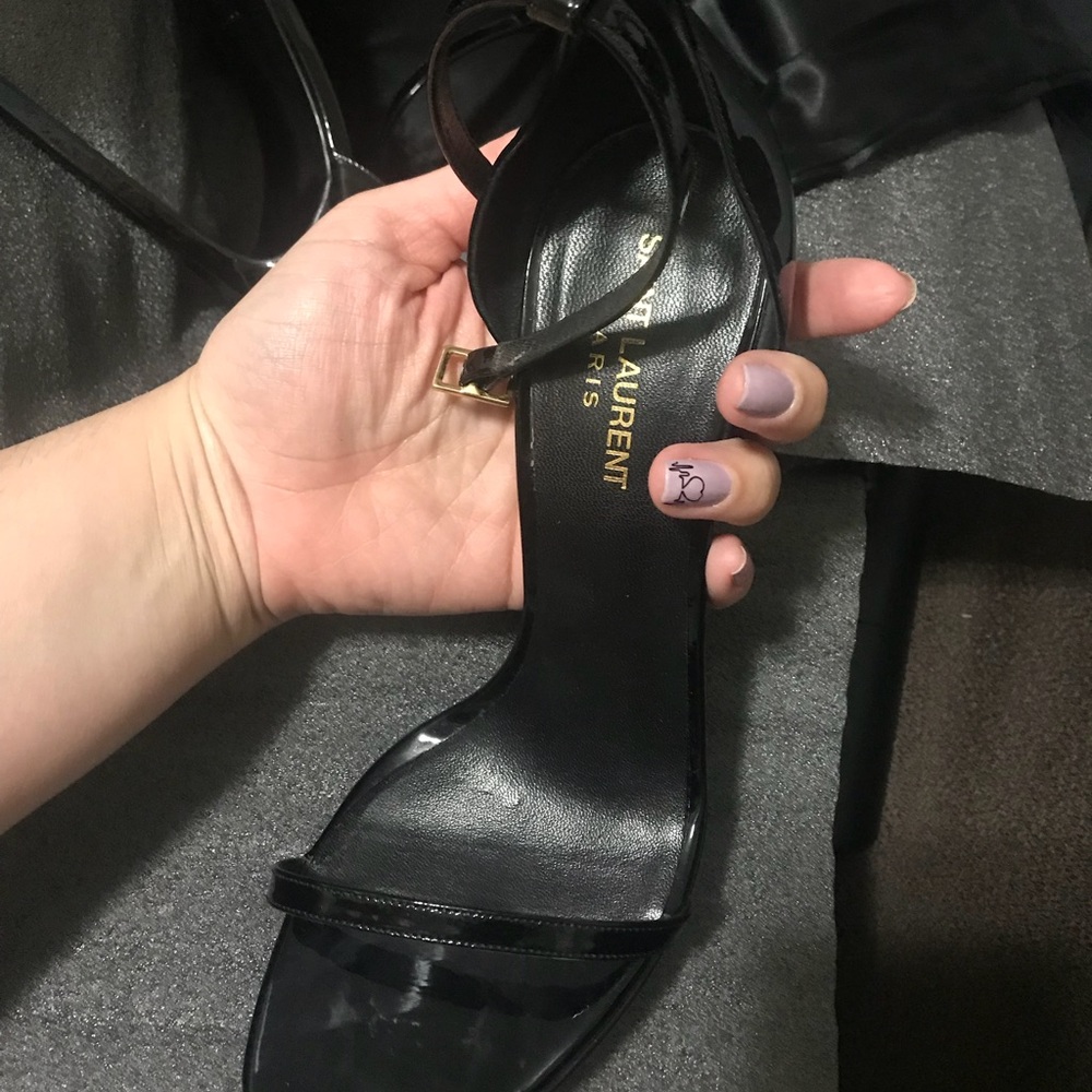 100% authentic YSL strapping black heels 🖤